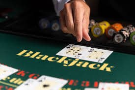 Ilustrasi keamanan data pengguna saat bermain live casino di platform online